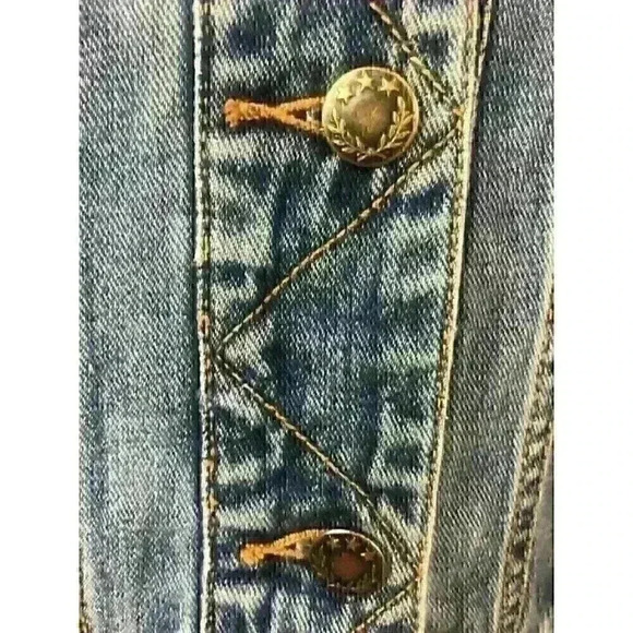 Free People Denim Jean Jacket Size XS Medium Wash Button Up Long Sleeve Collared - Picture 8 of 11